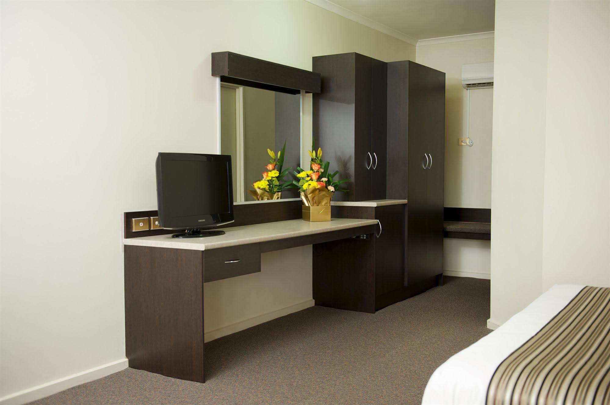 Motel Ibis Styles Adelaide Manor Extérieur photo